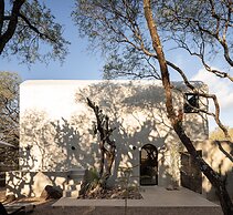 CASA DOM by HOLT