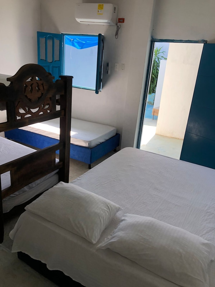 HOSTAL CASA SANTORINI