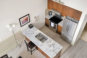 Harrison Lake Pets Welcome 3BR Suite