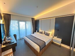 Sera Lake Center Hotel