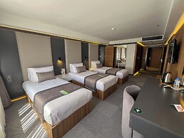 Sera Lake Center Hotel