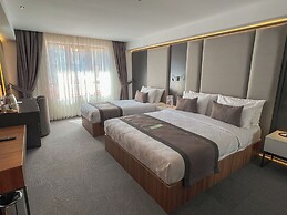 Sera Lake Center Hotel