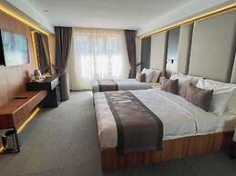 Sera Lake Center Hotel