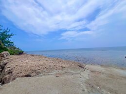 Royal Beachfront Apartments