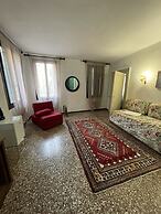 LIONS VENICE Guest House