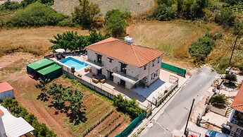 Villa Nikolina - 5 En-suite Bedrooms