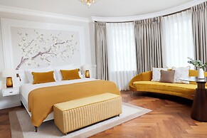 2 Chesham Hotel