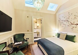 2 Chesham Hotel
