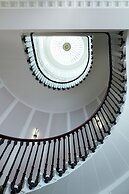 2 Chesham Hotel