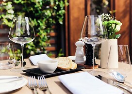 2 Chesham Hotel