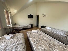 Noragyugh Guesthouse
