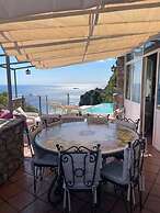 Villa Stone