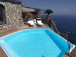 Villa Stone
