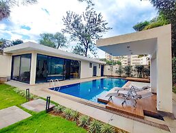 Lux Suites Havana Studio Apartments