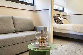 Mulan TLV Hotel