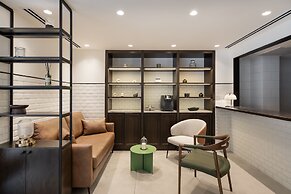 Mulan TLV Hotel