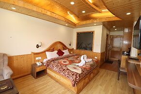 Gezellig Inn - Golden Apple