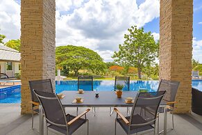 7 Bedrooms Mansion on The Golf Course-JB