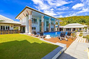 7 Bedrooms Mansion on The Golf Course-JB