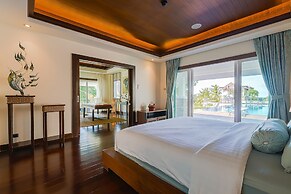 7 Bedrooms Mansion on The Golf Course-JB