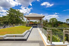 7 Bedrooms Mansion on The Golf Course-JB