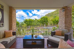 7 Bedrooms Mansion on The Golf Course-JB