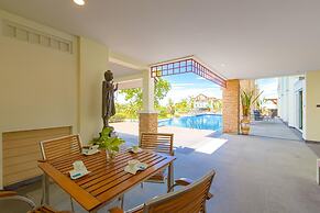 7 Bedrooms Mansion on The Golf Course-JB