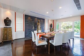7 Bedrooms Mansion on The Golf Course-JB