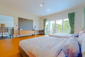 7 Bedrooms Mansion on The Golf Course-JB