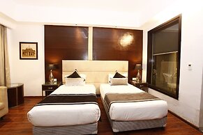 PLUTOS HOTEL