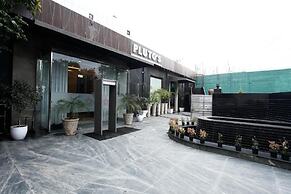 PLUTOS HOTEL