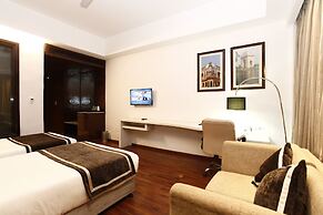 PLUTOS HOTEL