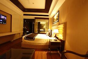 PLUTOS HOTEL