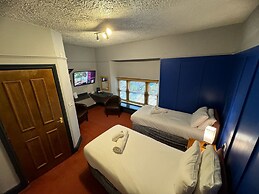 The George Hotel
