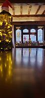 The George Hotel