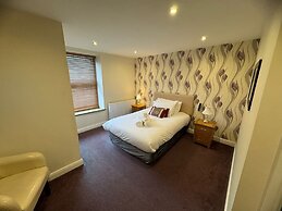The George Hotel
