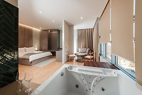 Troci Hotel
