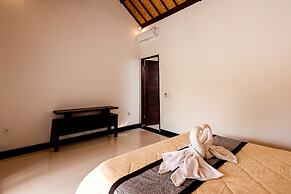 De Cahyani Private Villa by Supala