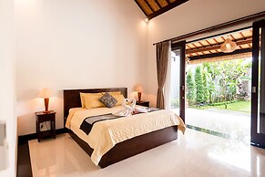 De Cahyani Private Villa by Supala