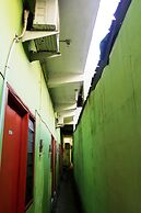 OYO Life 93061 Kost Vicky Syariah