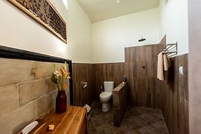 Ulun Si Joglo Private Villa by Supala