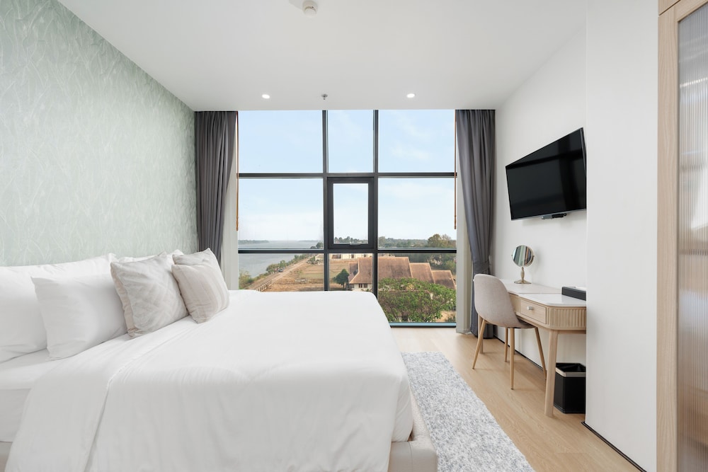 NAKA-RAJ Escape Hotel