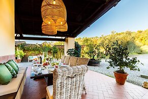Amore Farmhouse Retreat