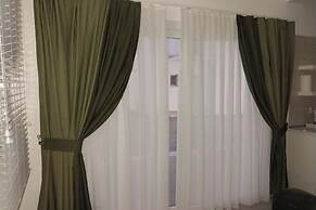 1 Bed Villa Sleeps 2 - Pool, Parking, Wifi