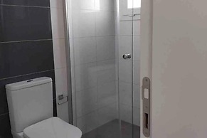 1 Bed Villa Sleeps 2 - Pool, Parking, Wifi