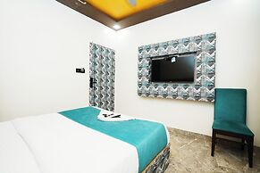 Hotel Versova Inn