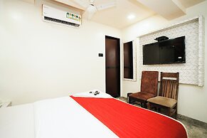 Hotel Versova Inn