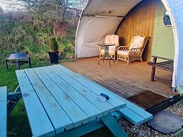 Cosy 1 Bedroom Cabin- Moon Pod