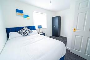 Immaculate 4-bed House in Kings Norton