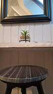2 Bed Annex Sleeps 6, 7 Min Drive From the Beach!